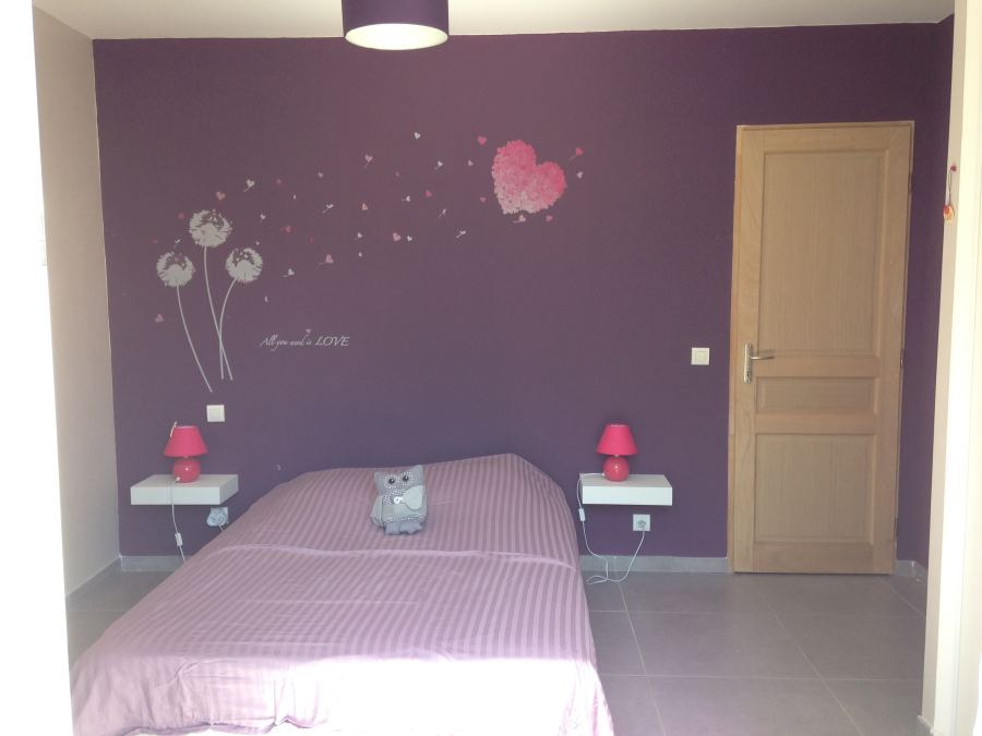 Chambre, vue sur le couloir